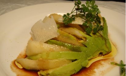 salade de poire avocat parmesan et cerfeuil