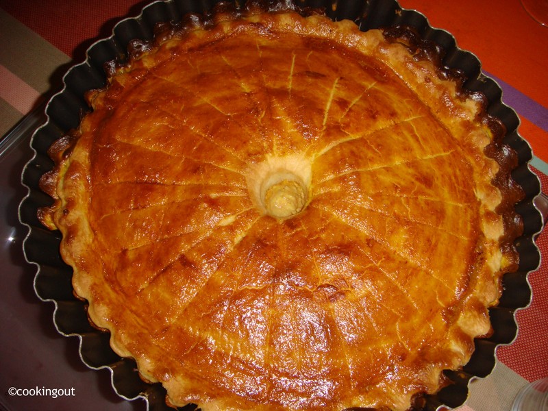 Tourte au jambonneau et chou-fleur aux épices