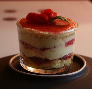 Fraisier en verrine de ma copine Catherine