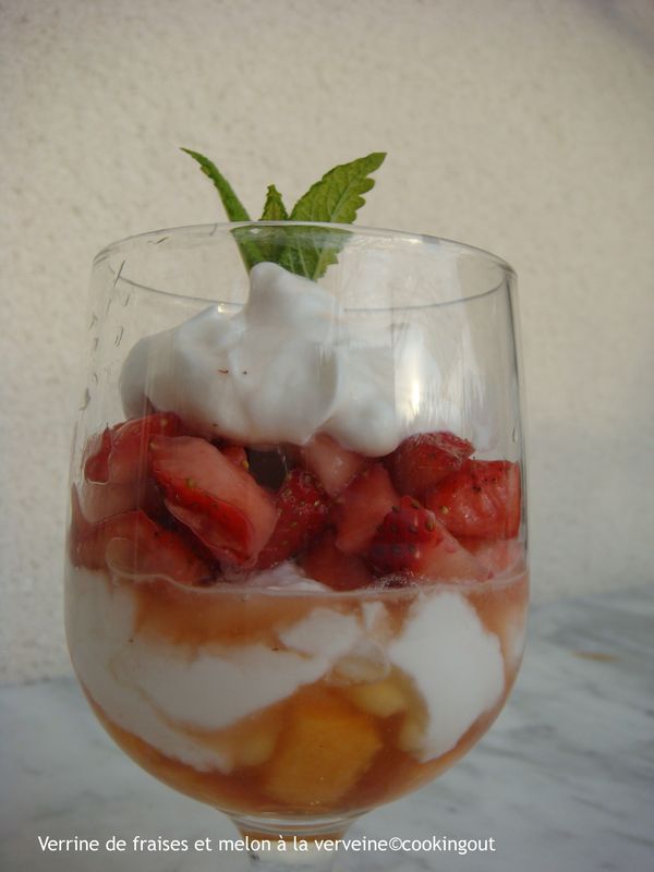  Verrines de fraises et melon à la verveine