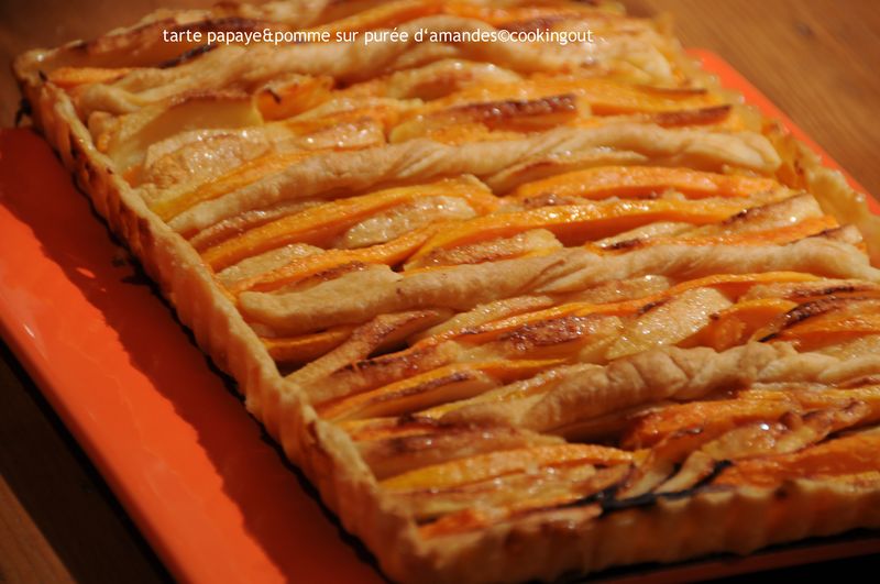 Tarte papaye & pomme sur un lit de purée d’amande et une pâte feuilletée faite au thermomix