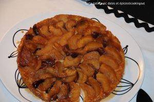 Tarte tatin aux dattes et aux épices