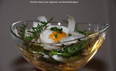 Recette de salade Chicken bowl avec légumes racines, tubercule de persil et pissenlits pour recycler les restes de poulet