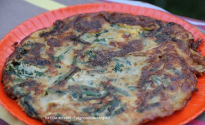 Tortilla au vert d'oignon pour une cuisine savoureuse et zéro déchet