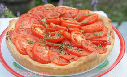 Tarte levée à la tomate et à l’estragon