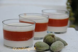 panna cotta au lait d'amande, abricot, pêche et sirop de seringat