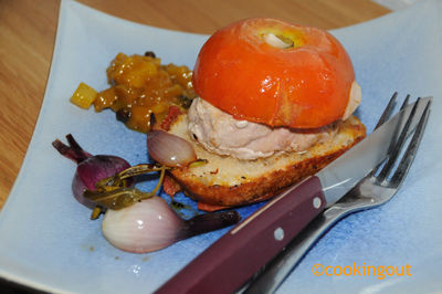 Burger de tomate, veau et son chutney