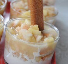 Panna cotta amande et sirop d'érable avec sa compotée d'automne pomme et poire