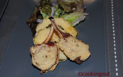 Côtelettes d'agneau cuite en tempura