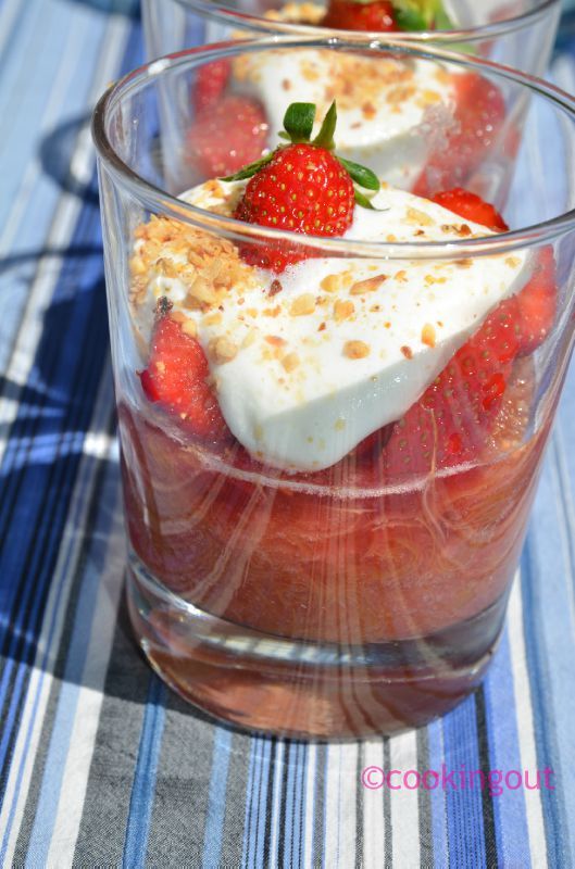 Dessert rhubarbe fraise parce que c'est de saison et irrésistible