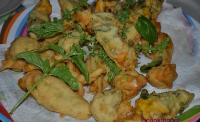 Fleurs de courgettes farcies en beignet de basilic