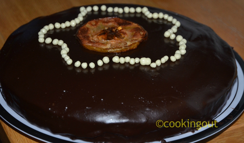 dessert Sacher Torte à la gelée de pomme