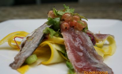 Salade de courgettes jaunes et de sardines crues bretonne