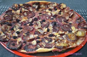 Tarte fine aux figues, mures et framboises