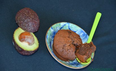 Gâteaux fondants au chocolat au caramel et à l'avocat