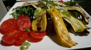 Salade de légumes grillés, courgettes et aubergines