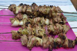 Brochettes d’agneau au sésame et zaatar d’inspiration mystique