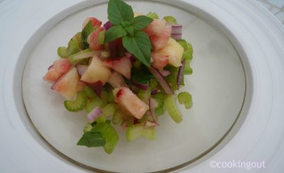 Recette de salade à base de céleri branche et pêches blanches