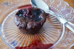 Recette de gâteau au chocolat express fondant parfumé à la cerises Amarena