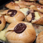 Fastelavnsbulle, brioches danoises pour la traditions du mardi gras en Scandinavie avant le carème