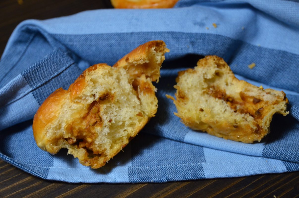 brioche en forme de fleur ouverte pour voir la mie