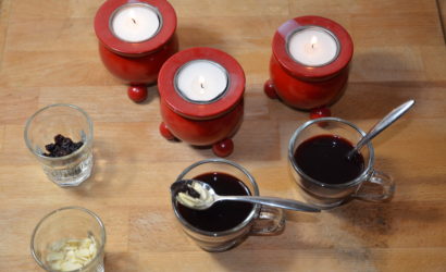 le glögg de Sankta Lucia ou le vin chaud servi pendnat la fête de la sainte lucie