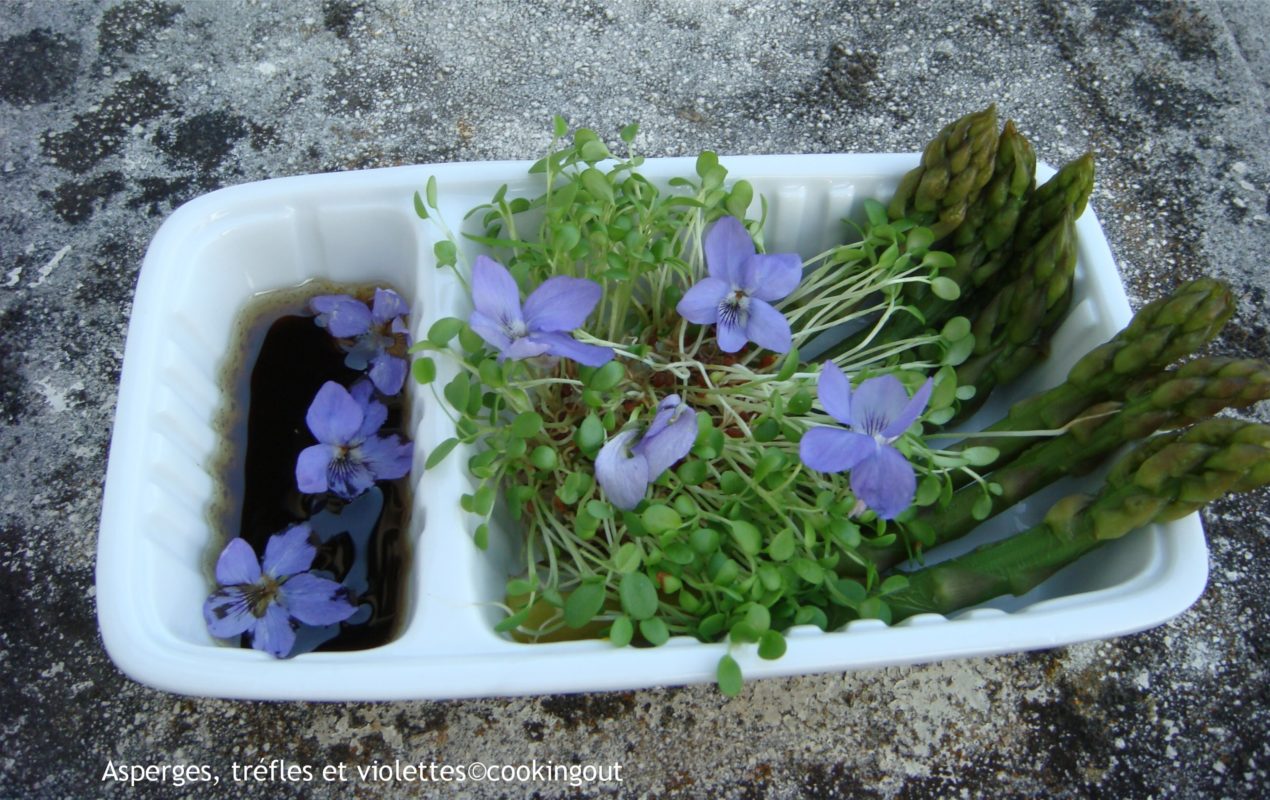 Asperges, trèfles et violettes