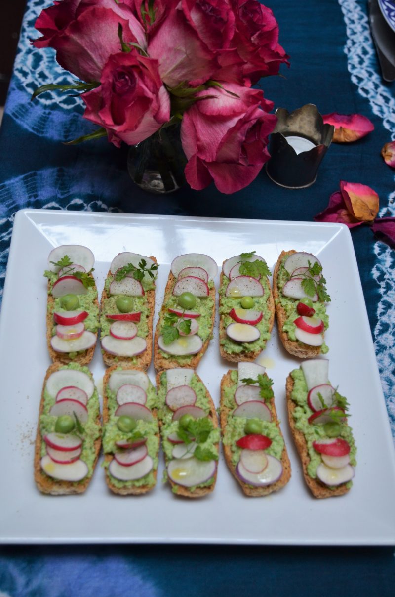 Tartines apéro avec des légumes