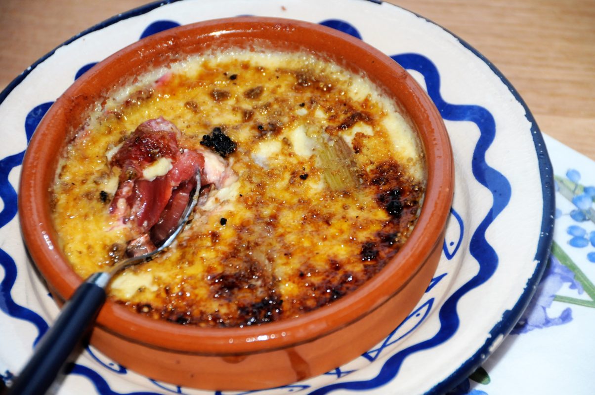 crème brulée à la rhubarbe et épicée