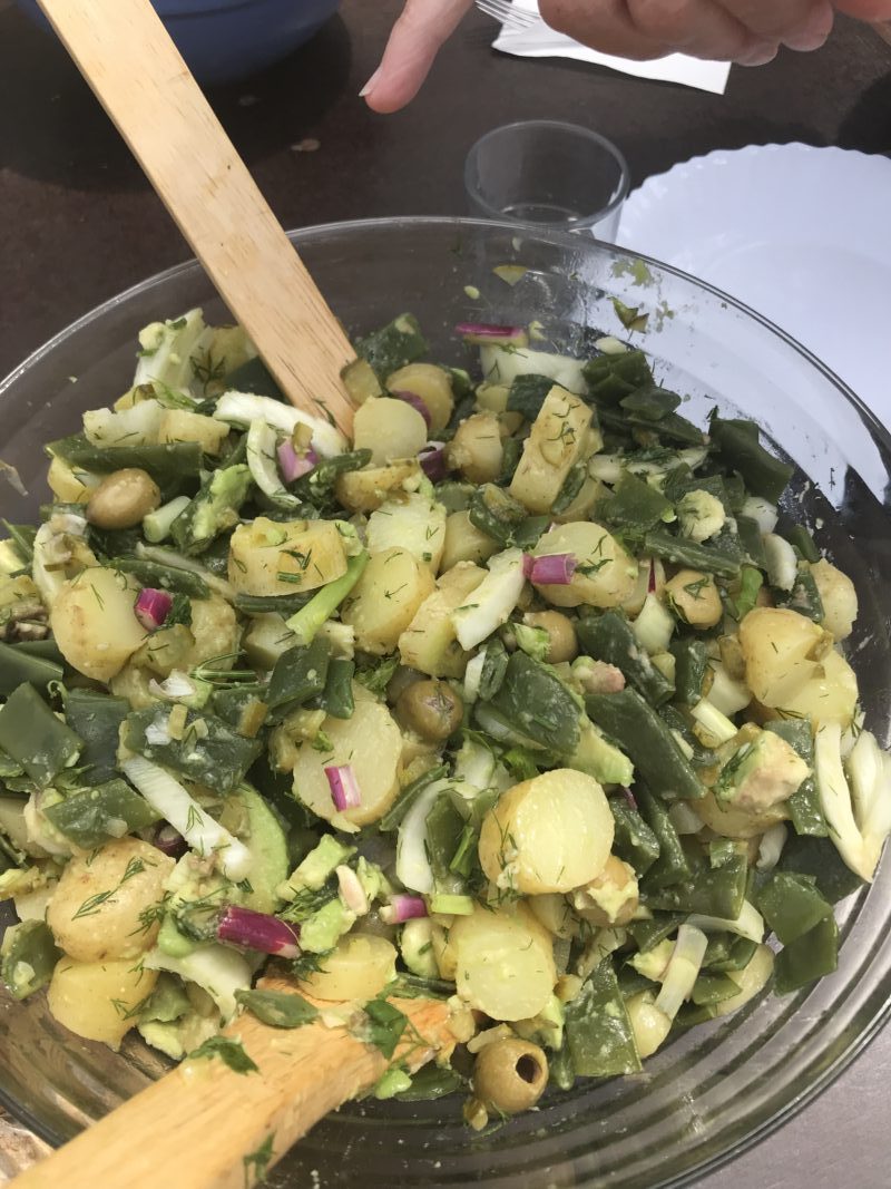 salade de pomme et légumes verts, haricots plats, fenouil, avocat, oignons rouges