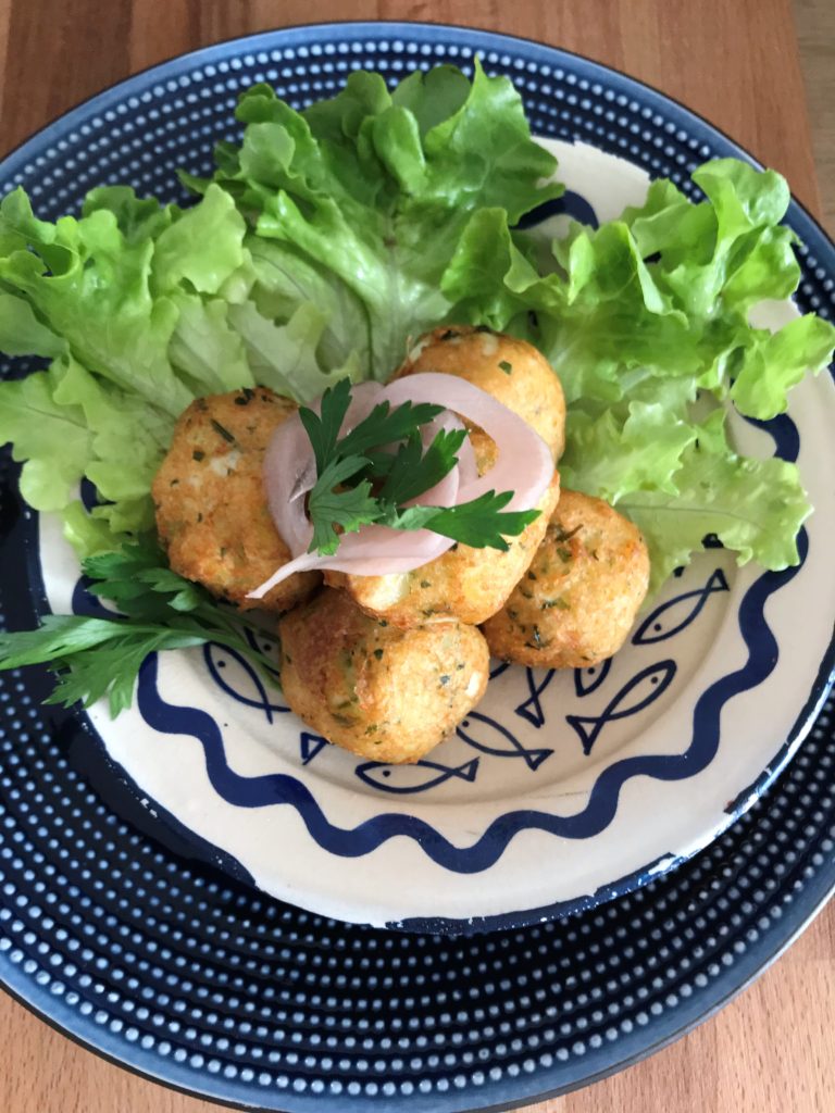 Boulettes de brandade de morue frites pour recycler des restes de brandade