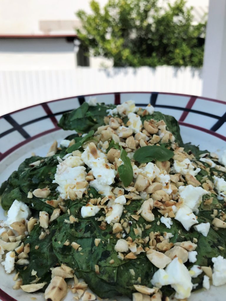 recette de salade cuite feta noisettes & basilic