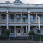 Victorian terrace House bleue