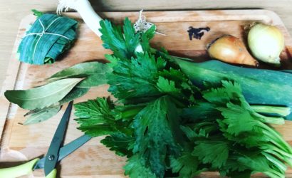 les ingrédients pour parfumer un bouillon et faire un bouquet garni