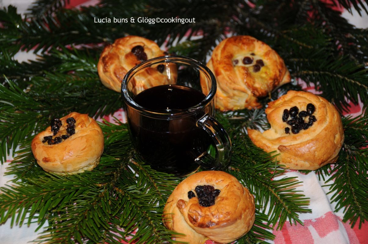 Lucia Buns gâteau au safran de la sainte Lucie en Suède avec du Glögg