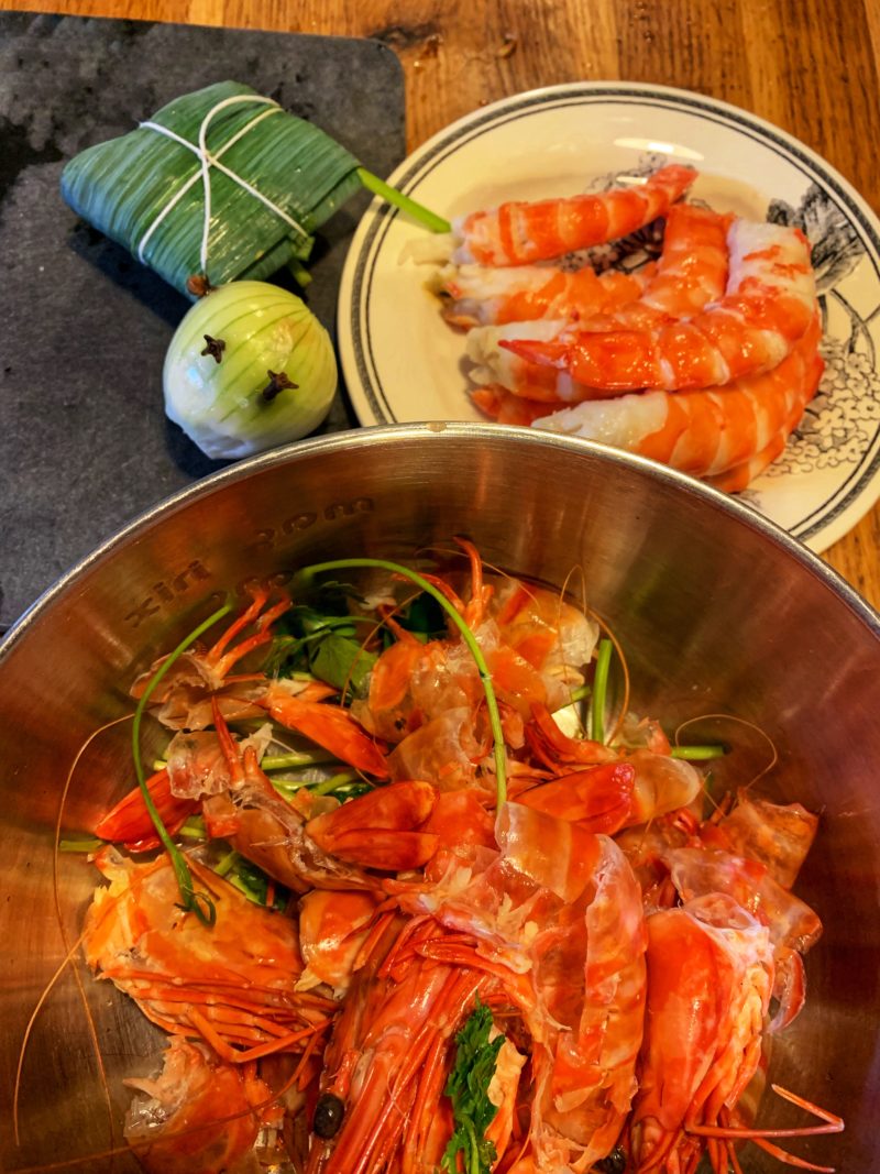 bouillon de carcasses de crevettes