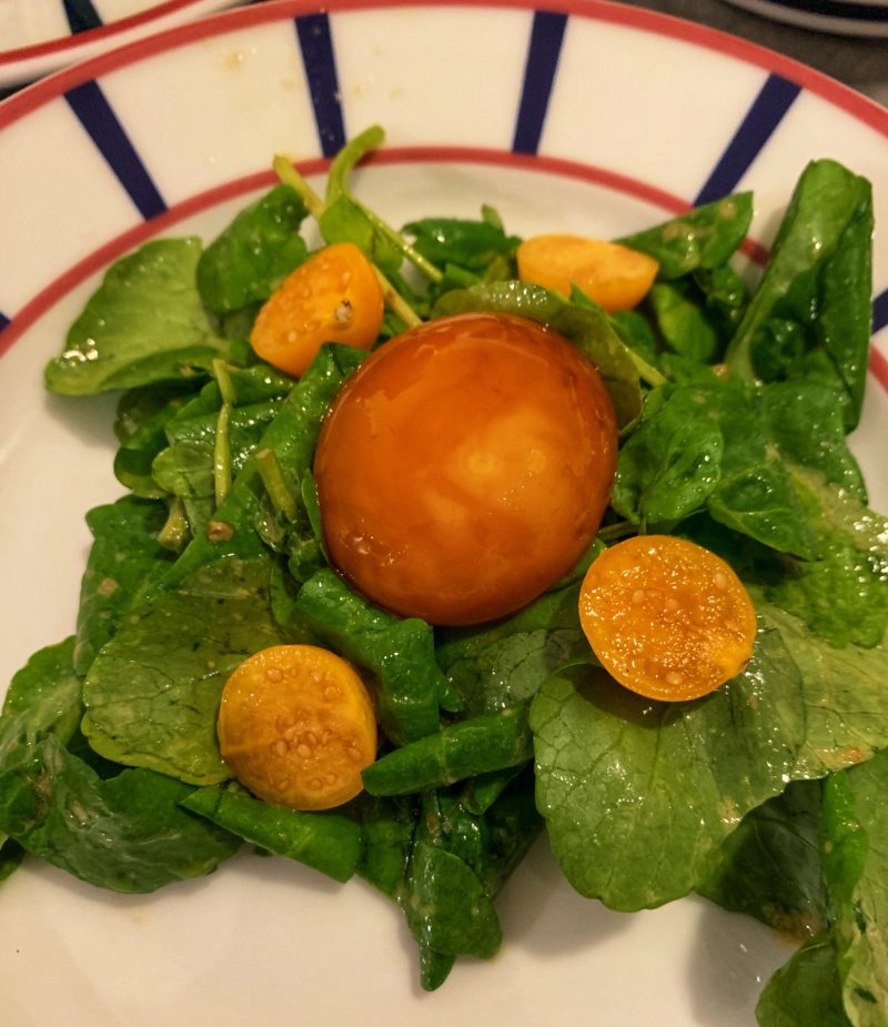 jaune d'oeuf cuit au soja avec sa salade de cresson