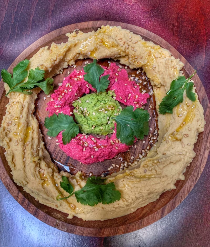 houmous de 3 couleurs betterave, fane de radis, nature