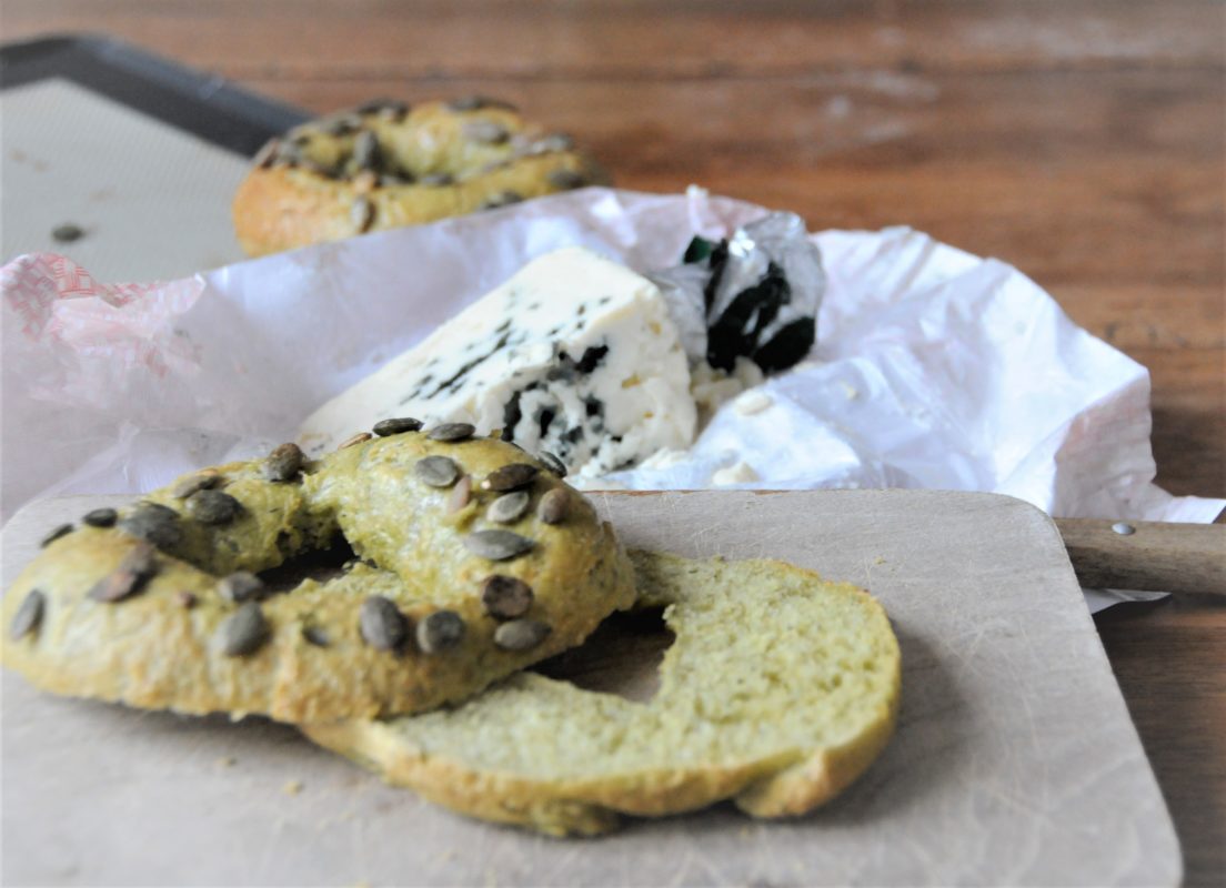 Bagels parfumés au roquefort