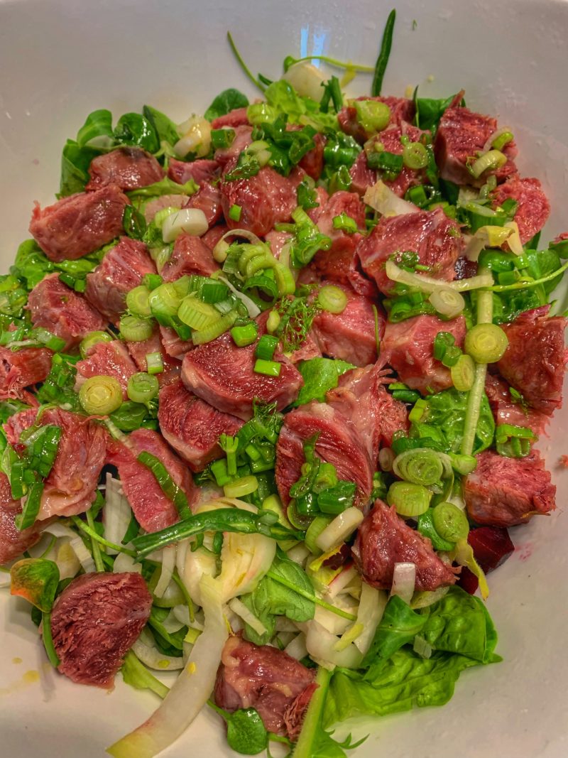 salade de puntarelle et joues de porc confites