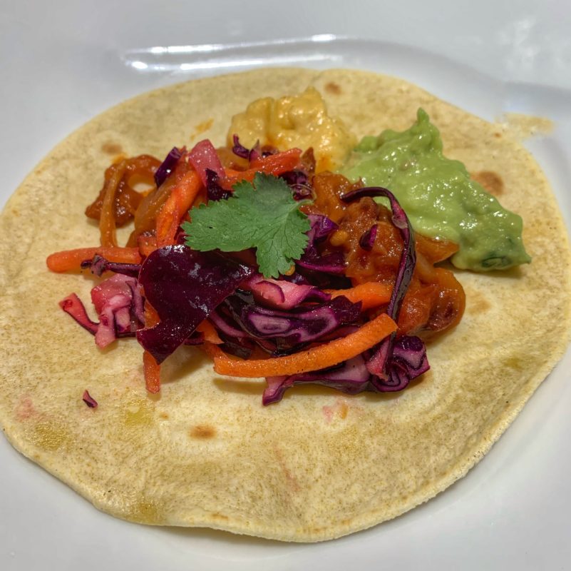 Taco végétarien avec tortillas mexicaines