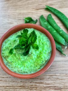 Mousse de petits pois crus à la menthe pour un apéro léger