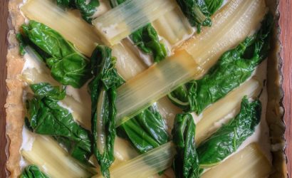 Calepinage d'une tarte aux blettes avec les côtes et les feuilles