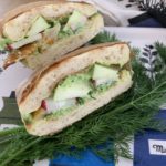 sandwich d'inspiration nordique au haddock, pomme grany et petits pois