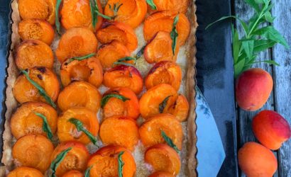 tarte facile aux abricots, poudre d'amande et verveine