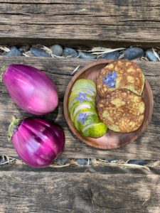 galettes aubergines avocat parfumée à la bourrache