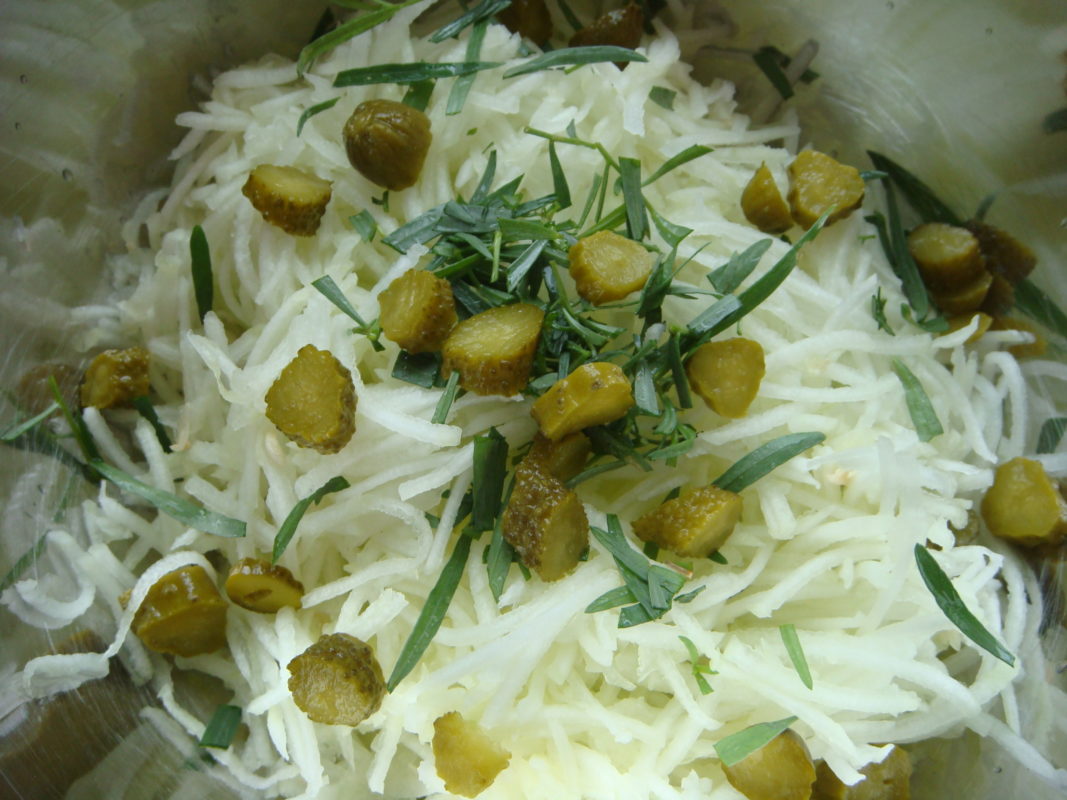 recette de salade de pâtisson cru au cornichon et estragon