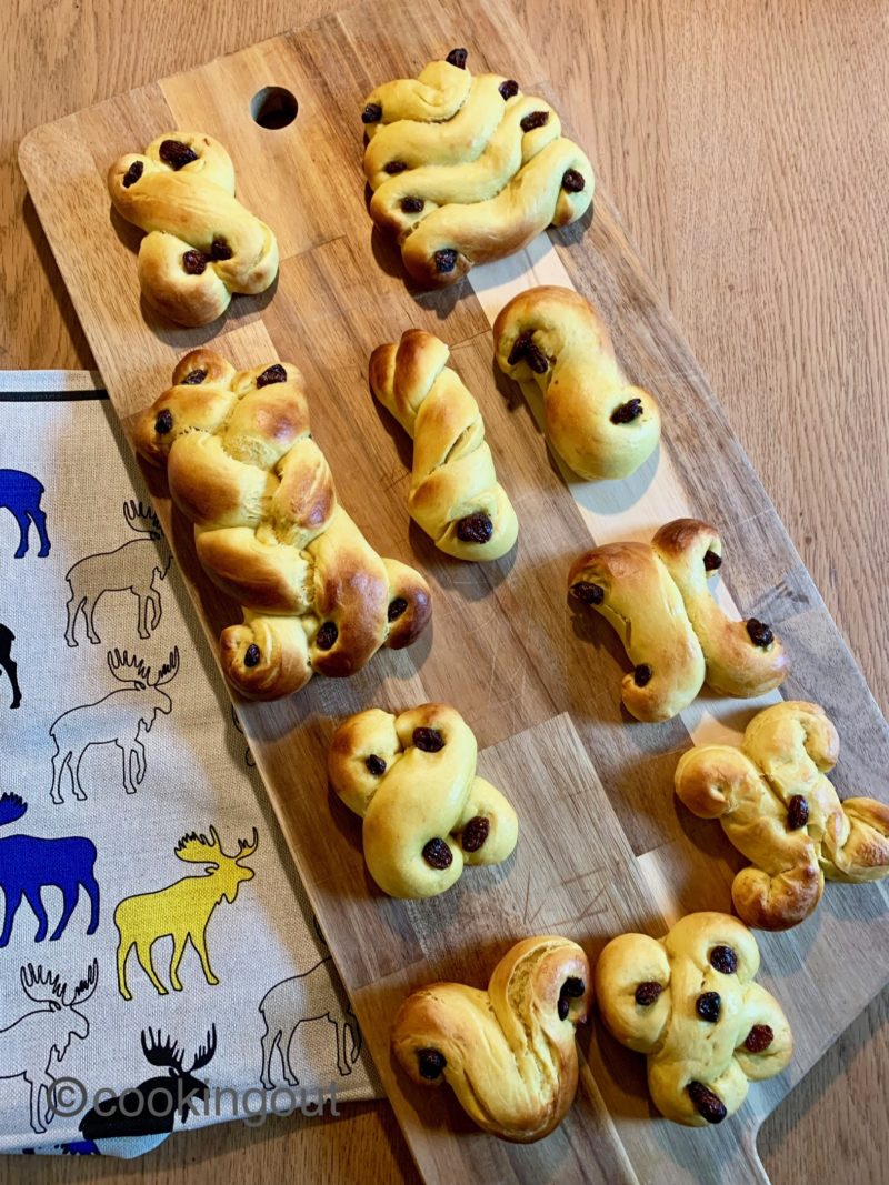 toutes mes lussekater prêtes à être dégustées