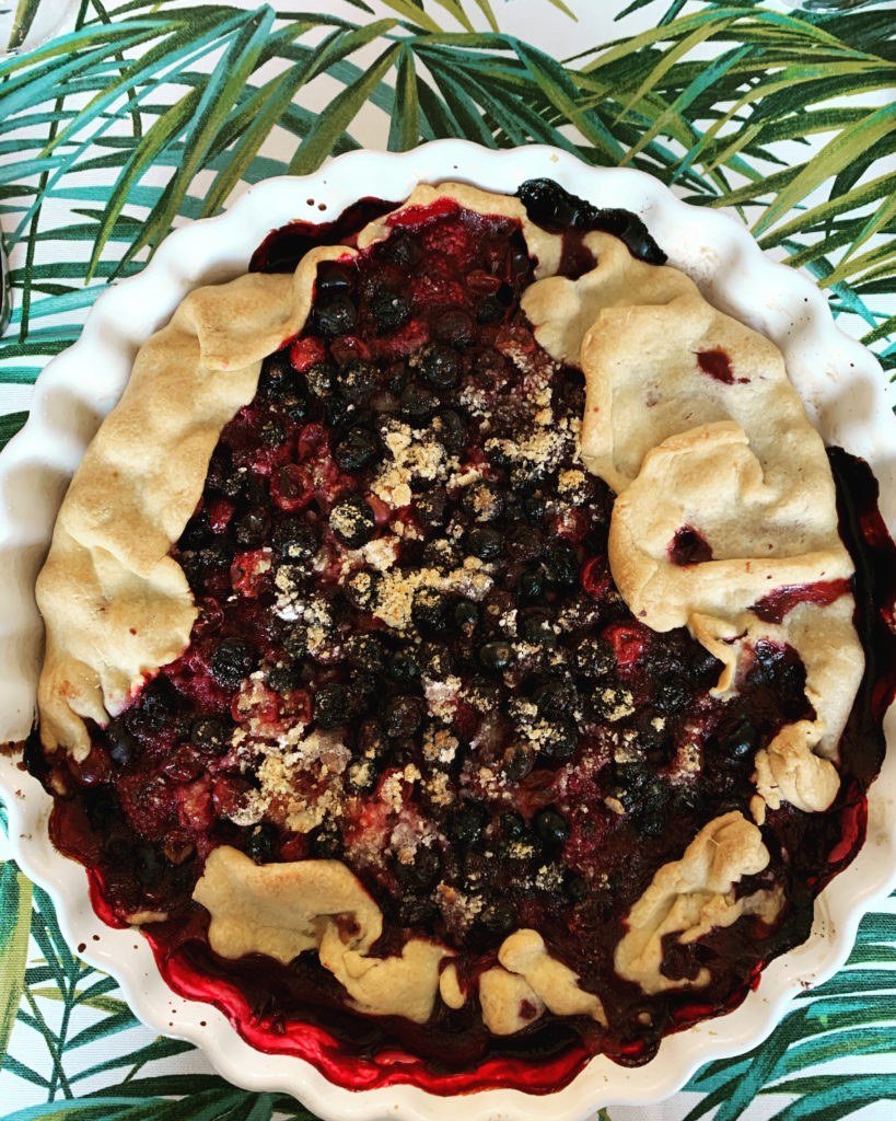 tarte rustique fruits rouges, framboises, mures et cassis à la poudre d'amande