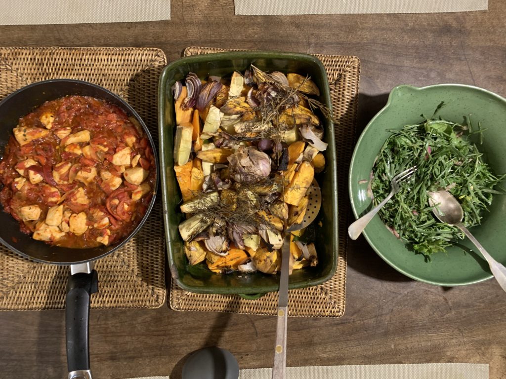 patates douces rôties pour accompagner un poulet basquaise express et une salade de roquette sauvage